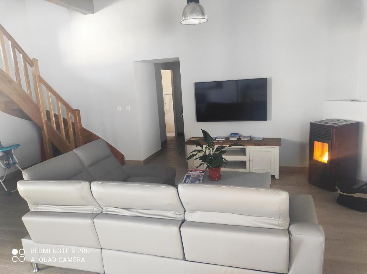 Chambre D'Hotes Le Domaine Des Hirondelles Champcenest Ngoại thất bức ảnh