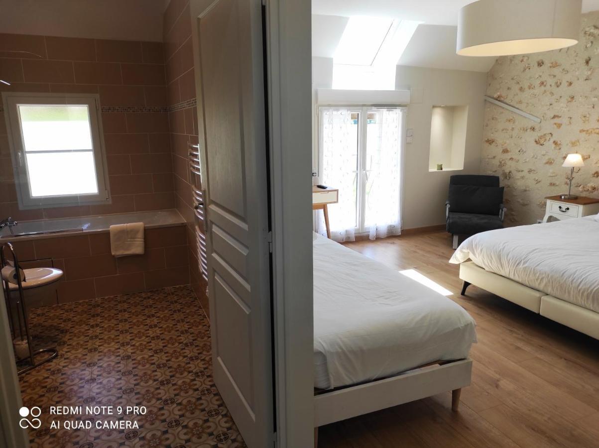 Chambre D'Hotes Le Domaine Des Hirondelles Champcenest Ngoại thất bức ảnh
