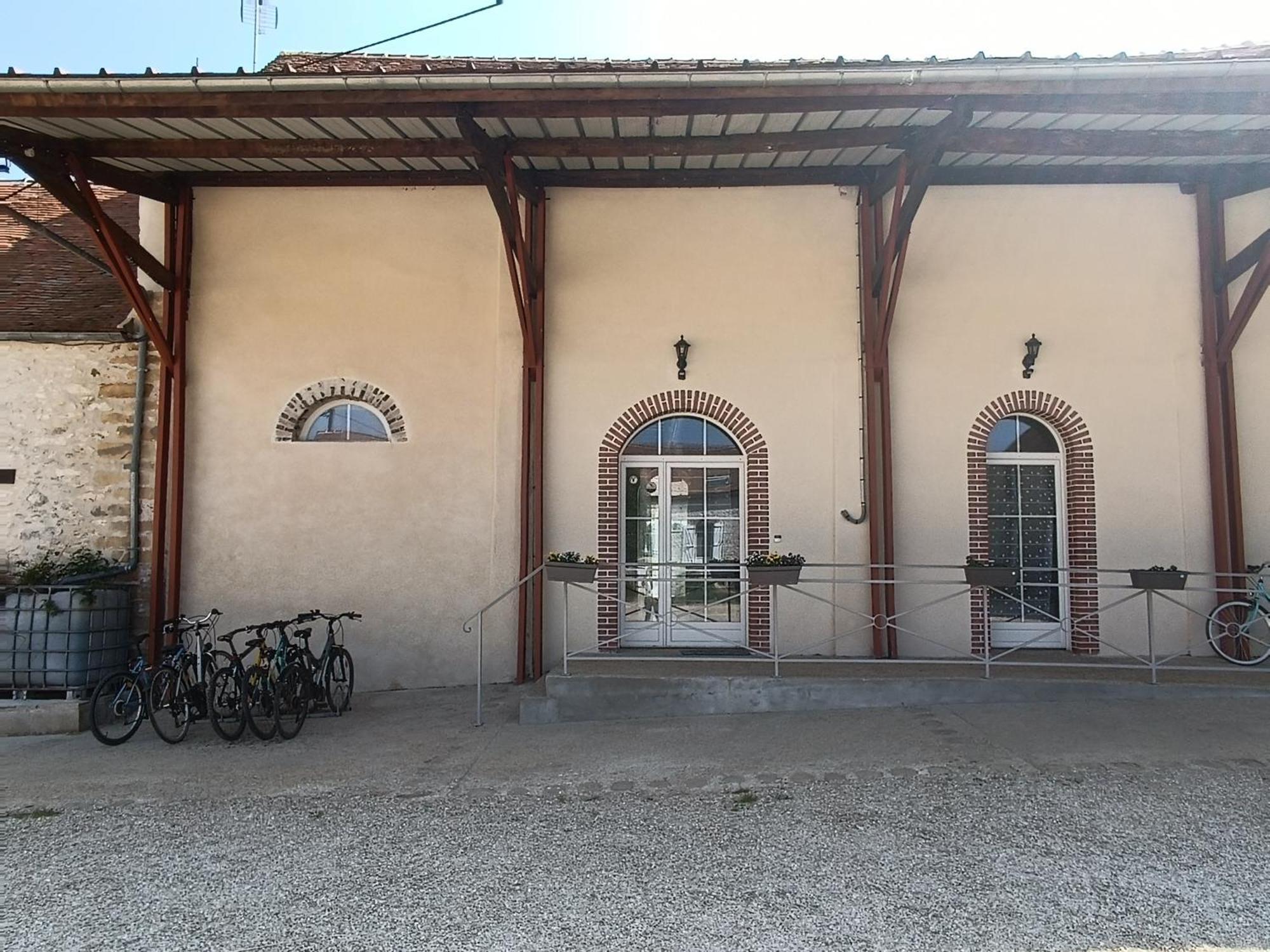 Chambre D'Hotes Le Domaine Des Hirondelles Champcenest Ngoại thất bức ảnh