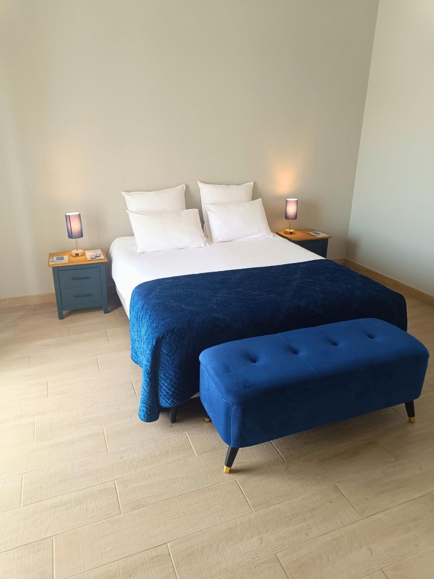 Chambre D'Hotes Le Domaine Des Hirondelles Champcenest Ngoại thất bức ảnh