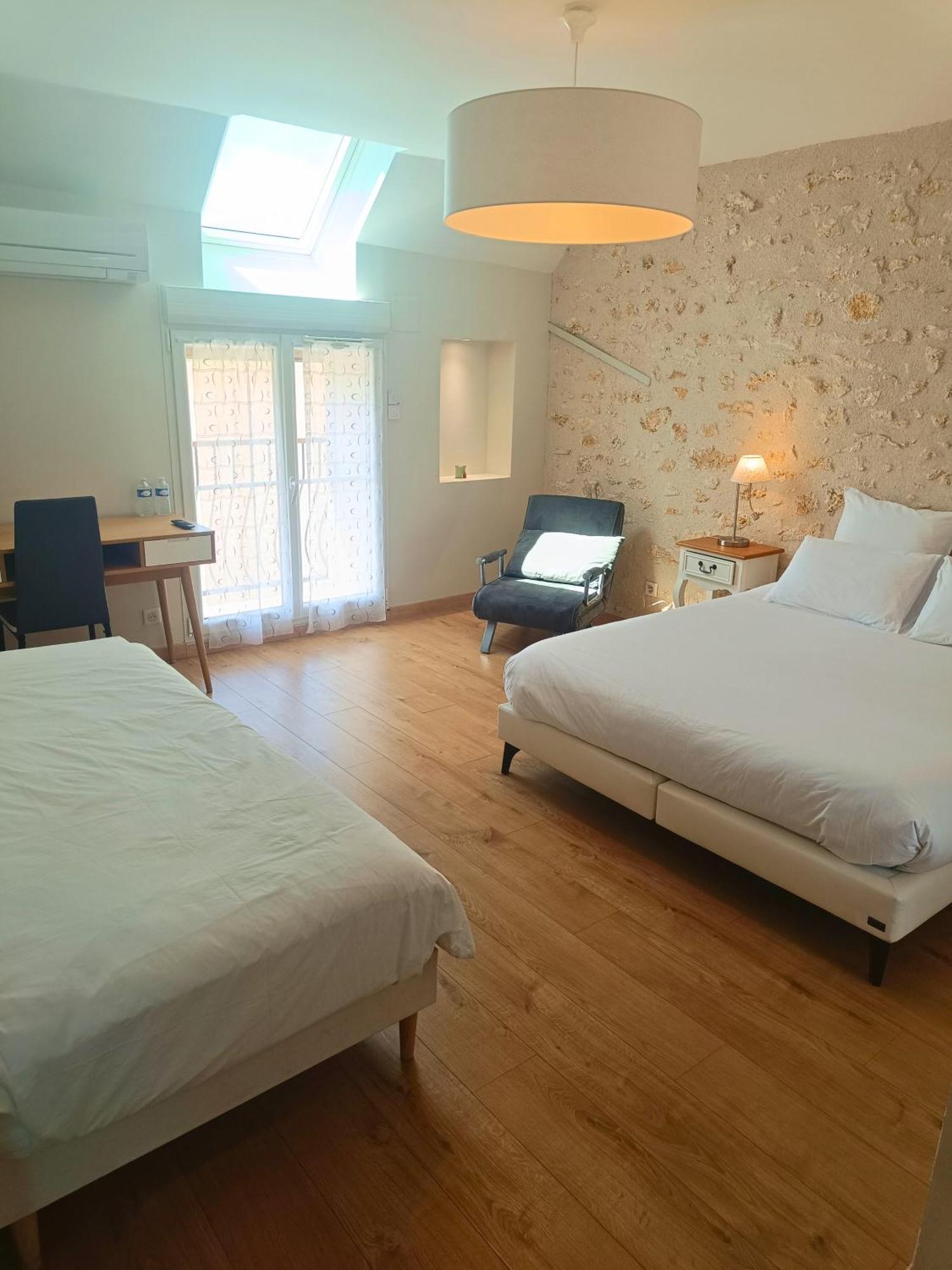 Chambre D'Hotes Le Domaine Des Hirondelles Champcenest Ngoại thất bức ảnh