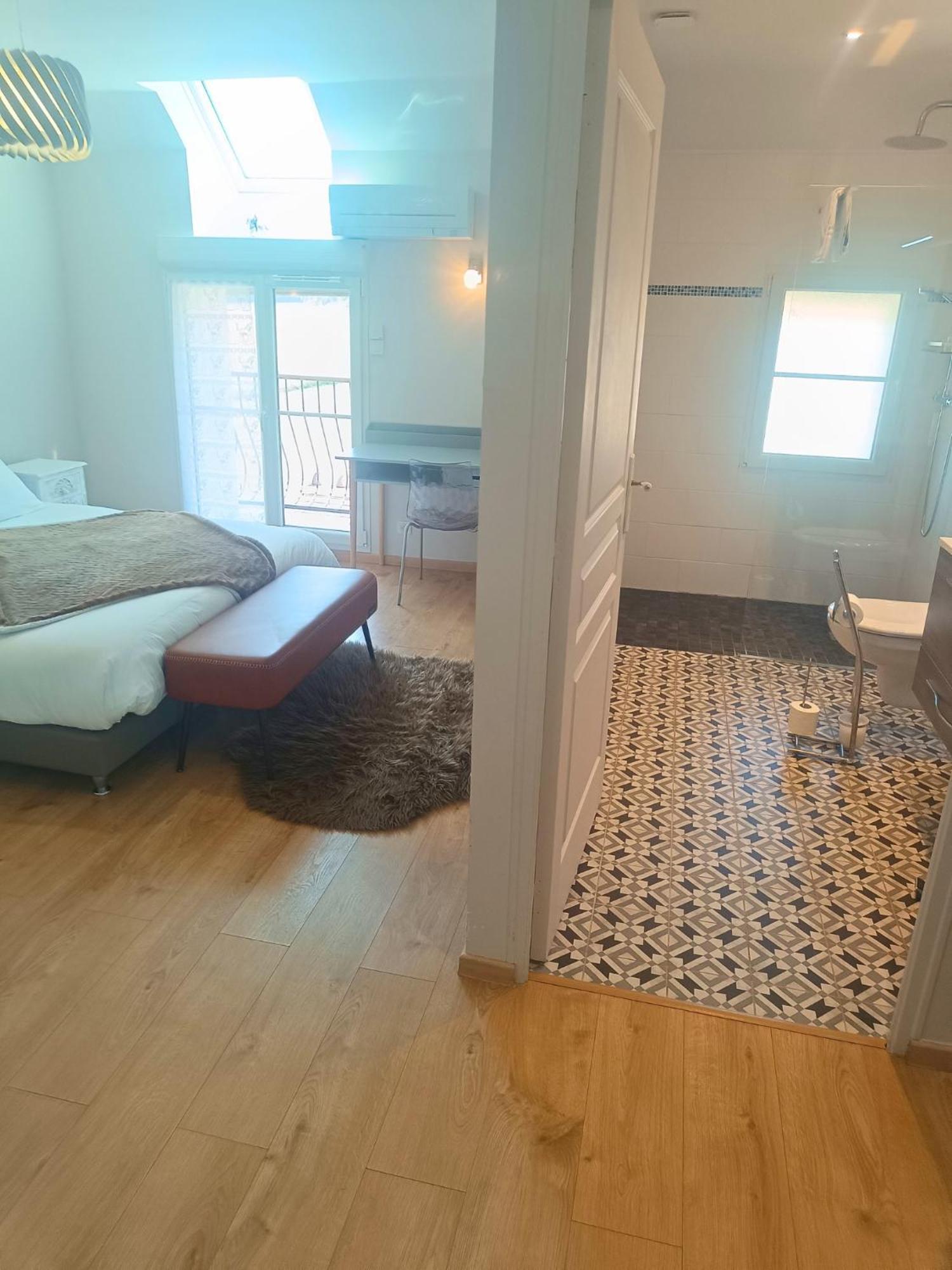 Chambre D'Hotes Le Domaine Des Hirondelles Champcenest Ngoại thất bức ảnh