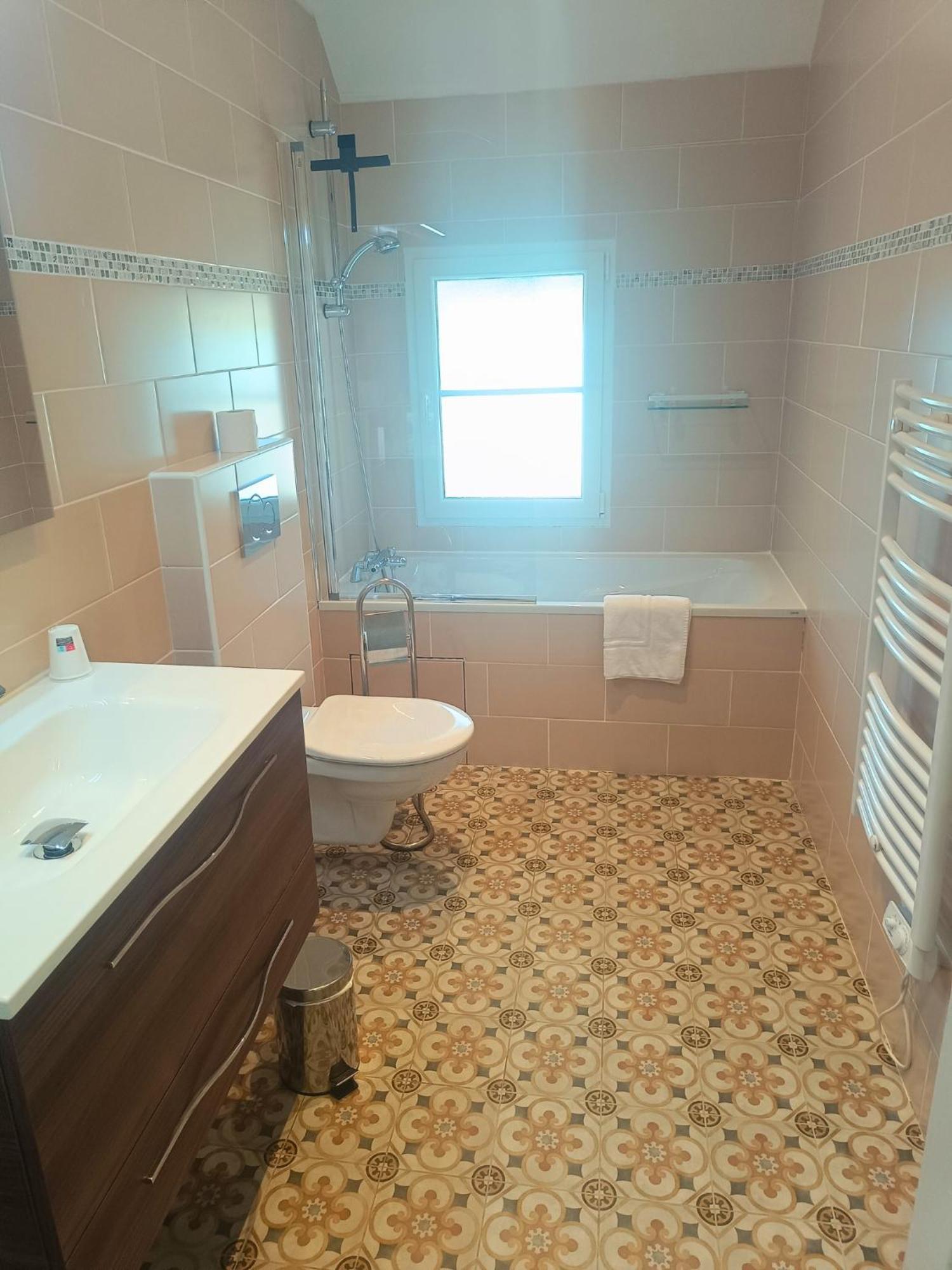 Chambre D'Hotes Le Domaine Des Hirondelles Champcenest Ngoại thất bức ảnh